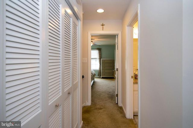 43 VILLAGE GREEN LN, Sicklerville, NJ 08081