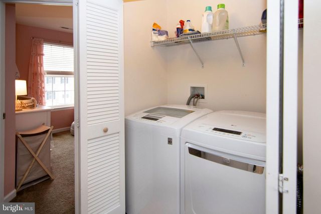 43 VILLAGE GREEN LN, Sicklerville, NJ 08081