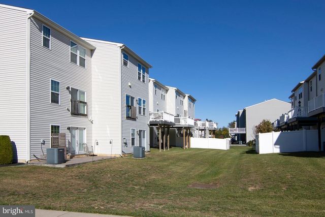 43 VILLAGE GREEN LN, Sicklerville, NJ 08081