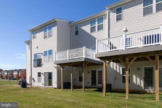 43 VILLAGE GREEN LN, Sicklerville, NJ 08081