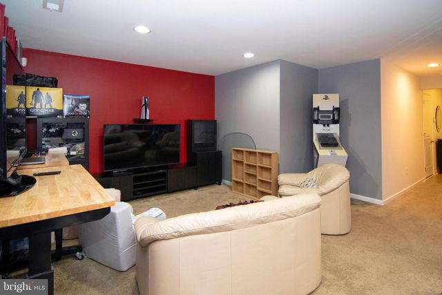 43 VILLAGE GREEN LN, Sicklerville, NJ 08081