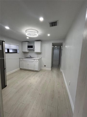 2335 NW 171st Ter 1, Miami Gardens, FL 33056