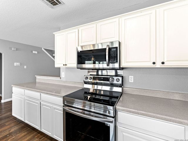 15515 Flowing Spring, San Antonio, TX 78247