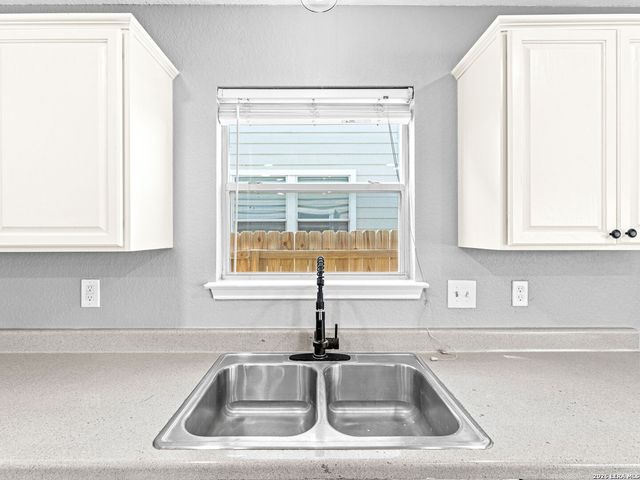 15515 Flowing Spring, San Antonio, TX 78247