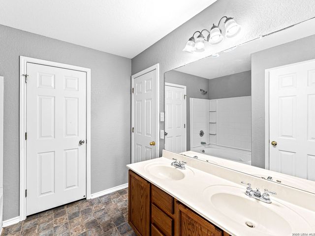 15515 Flowing Spring, San Antonio, TX 78247