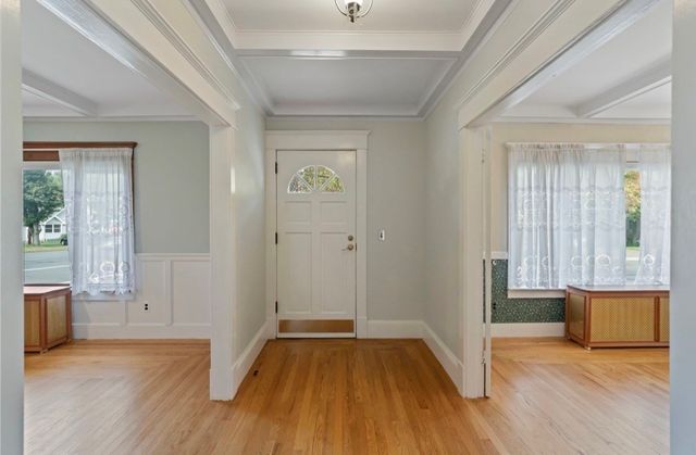 6 Van Horn Street, West Springfield, MA 01089