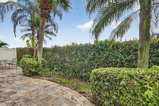 6165 Bay Isles Drive, Boynton Beach, FL 33437