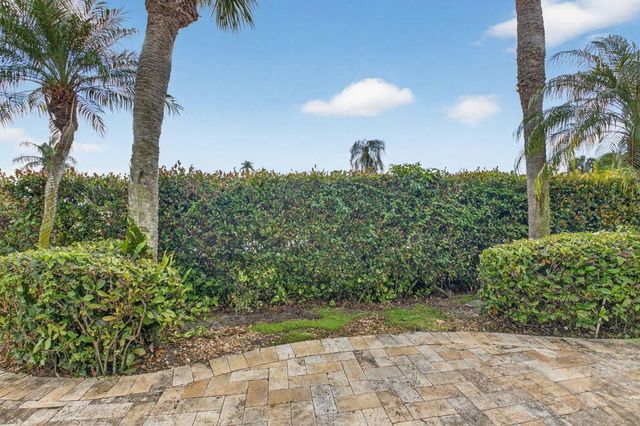 6165 Bay Isles Drive, Boynton Beach, FL 33437