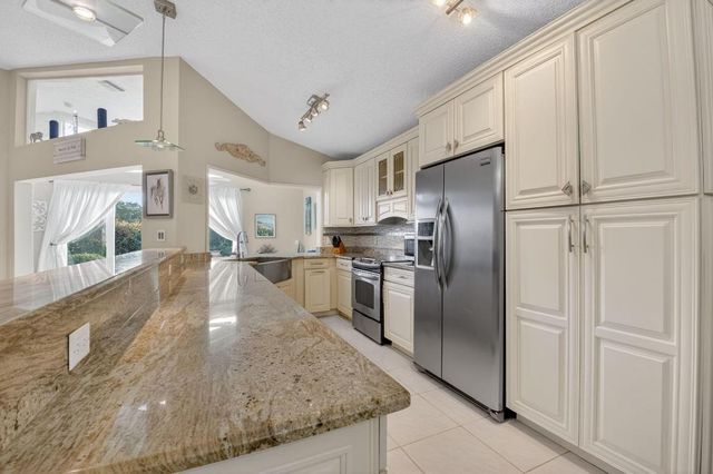 6165 Bay Isles Drive, Boynton Beach, FL 33437