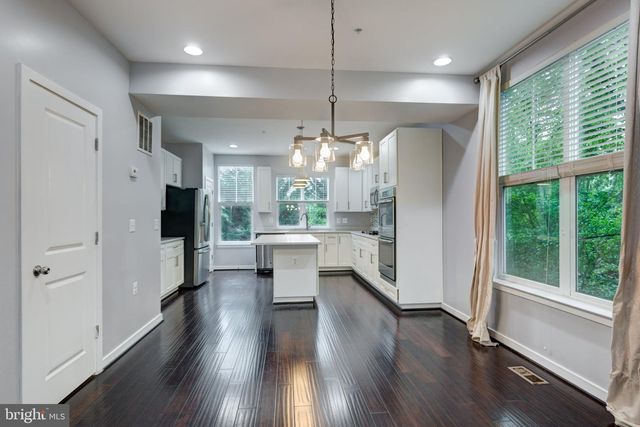 1430 TRAFALGAR LN, Frederick, MD 21701