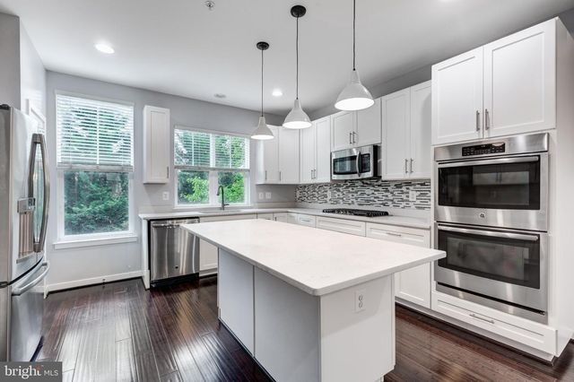 1430 TRAFALGAR LN, Frederick, MD 21701