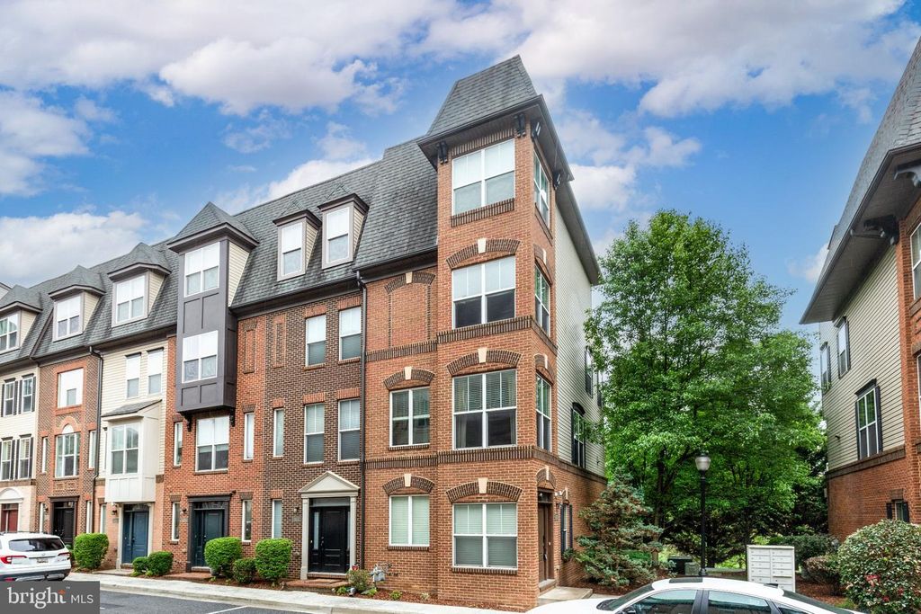 1430 TRAFALGAR LN, Frederick, MD 21701