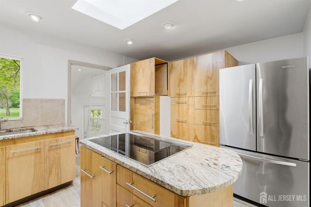 98 S Main Street S, Cranbury, NJ 08512