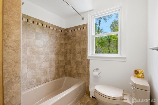 98 S Main Street S, Cranbury, NJ 08512