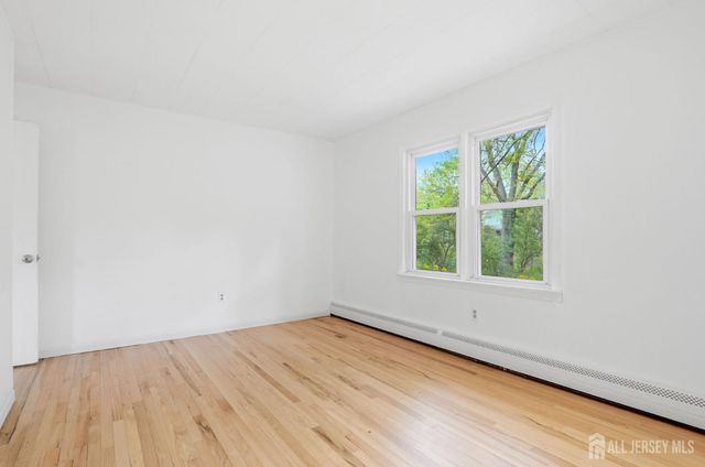 98 S Main Street S, Cranbury, NJ 08512