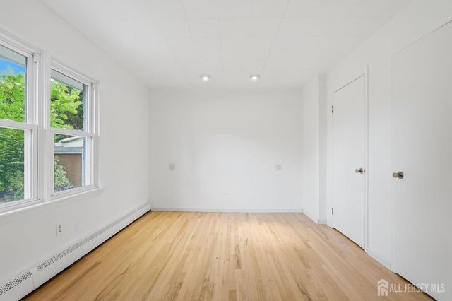 98 S Main Street S, Cranbury, NJ 08512