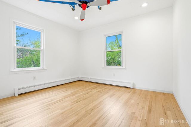 98 S Main Street S, Cranbury, NJ 08512