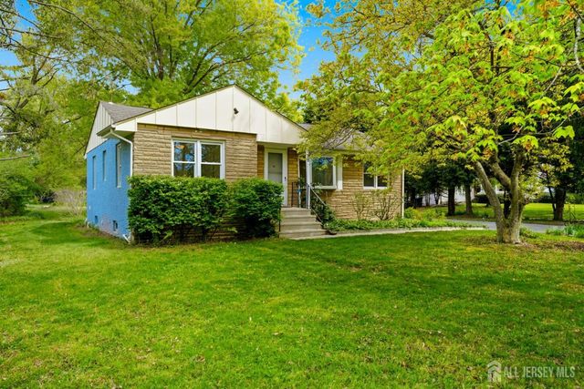 98 S Main Street S, Cranbury, NJ 08512