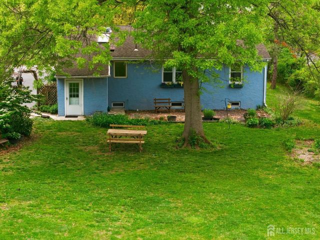 98 S Main Street S, Cranbury, NJ 08512