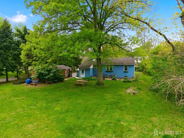 98 S Main Street S, Cranbury, NJ 08512