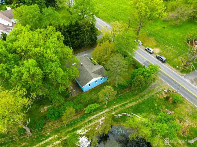 98 S Main Street S, Cranbury, NJ 08512