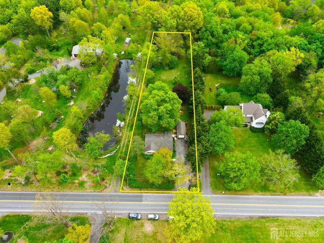 98 S Main Street S, Cranbury, NJ 08512