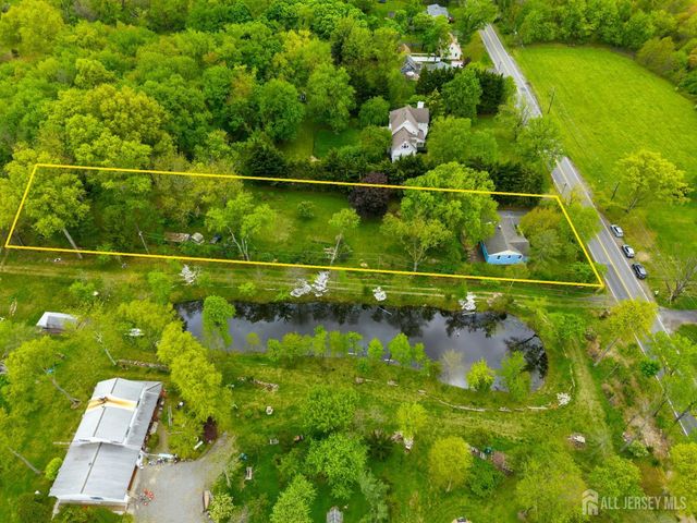98 S Main Street S, Cranbury, NJ 08512
