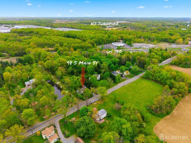 98 S Main Street S, Cranbury, NJ 08512