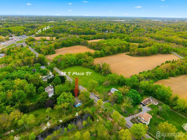 98 S Main Street S, Cranbury, NJ 08512