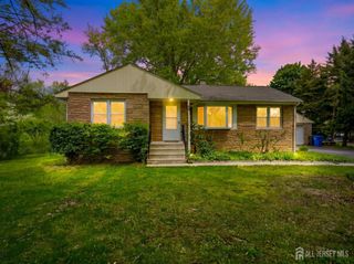 98 S Main Street S, Cranbury, NJ 08512