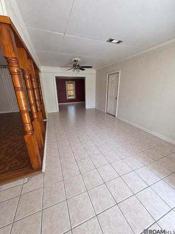 6721 Myrtlewood Dr, Baton Rouge, LA 70812