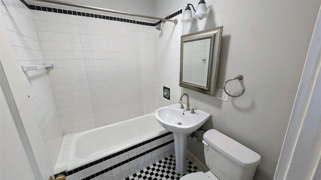 2409 Ridgewood Street, Houston, TX 77006