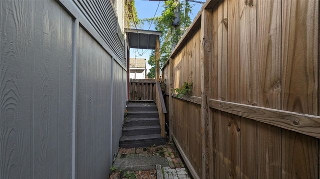 2409 Ridgewood Street, Houston, TX 77006