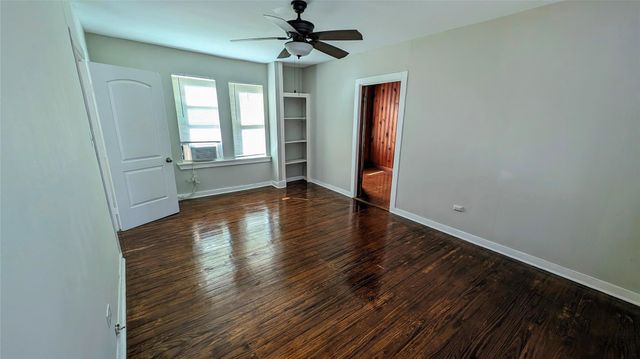 2409 Ridgewood Street, Houston, TX 77006