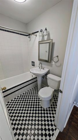 2409 Ridgewood Street, Houston, TX 77006