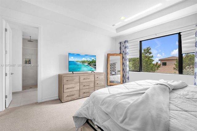 1052 SW 113th Way 1052, Pembroke Pines, FL 33025