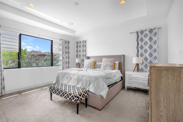 1052 SW 113th Way 1052, Pembroke Pines, FL 33025