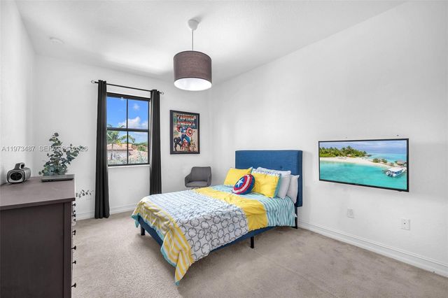 1052 SW 113th Way 1052, Pembroke Pines, FL 33025