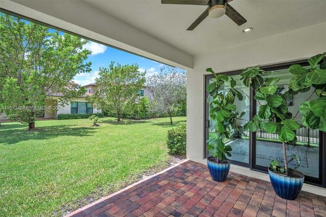 1052 SW 113th Way 1052, Pembroke Pines, FL 33025