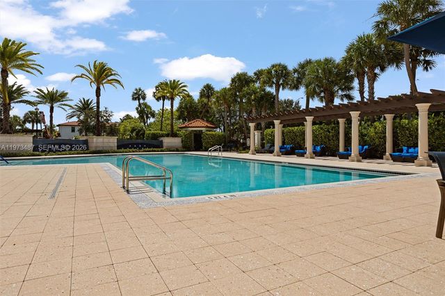 1052 SW 113th Way 1052, Pembroke Pines, FL 33025