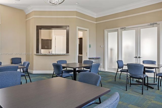 1052 SW 113th Way 1052, Pembroke Pines, FL 33025