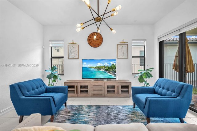 1052 SW 113th Way 1052, Pembroke Pines, FL 33025