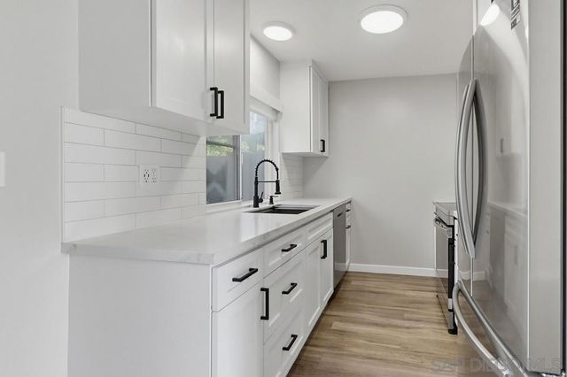 5516 Caminito Roberto, San Diego, CA 92111