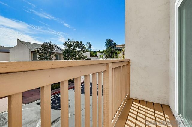 5516 Caminito Roberto, San Diego, CA 92111