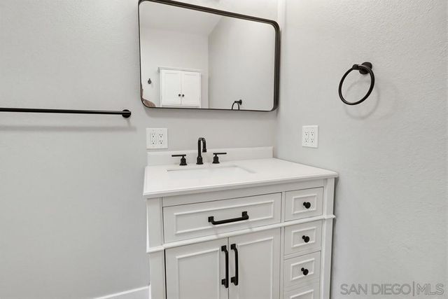 5516 Caminito Roberto, San Diego, CA 92111