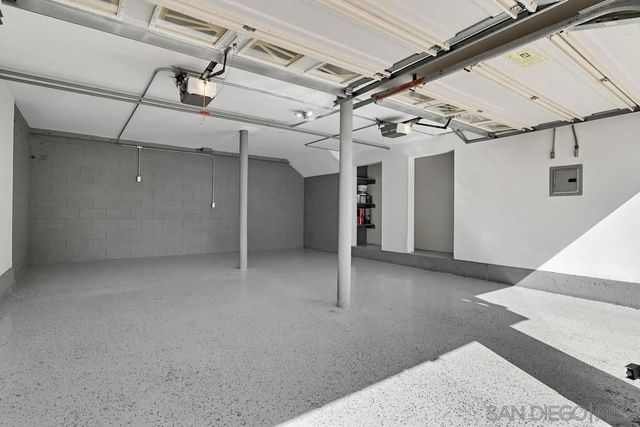 5516 Caminito Roberto, San Diego, CA 92111