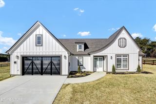 2409 Iron Forge Way, Sevierville, TN 37876