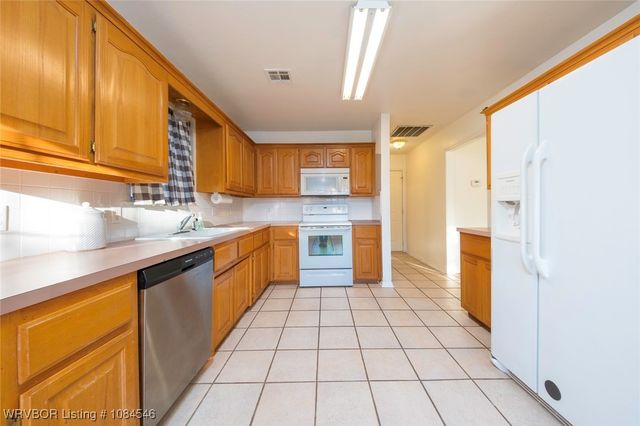 1605 Preakness Place, Sallisaw, OK 74955