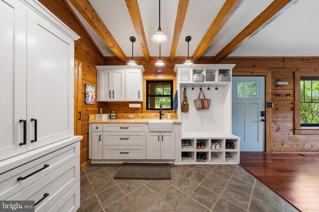 3967 HIDDEN VALLEY LN, Linden, VA 22642