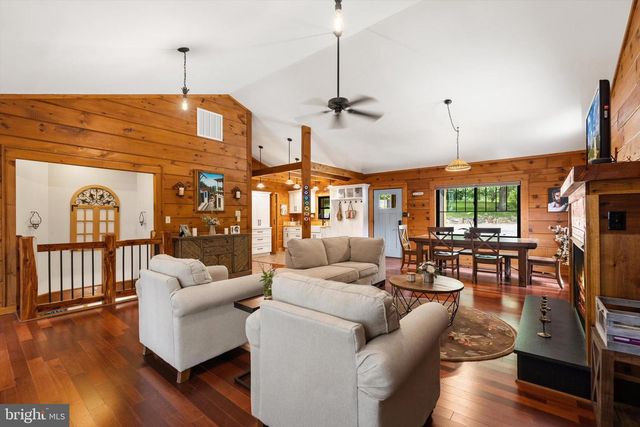 3967 HIDDEN VALLEY LN, Linden, VA 22642